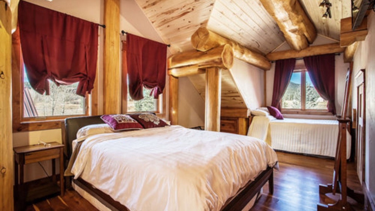 Photo of Bedroom in South Fork
