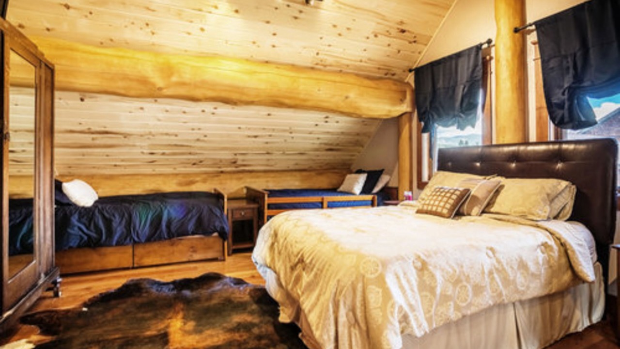 Photo of Bedroom in South Fork