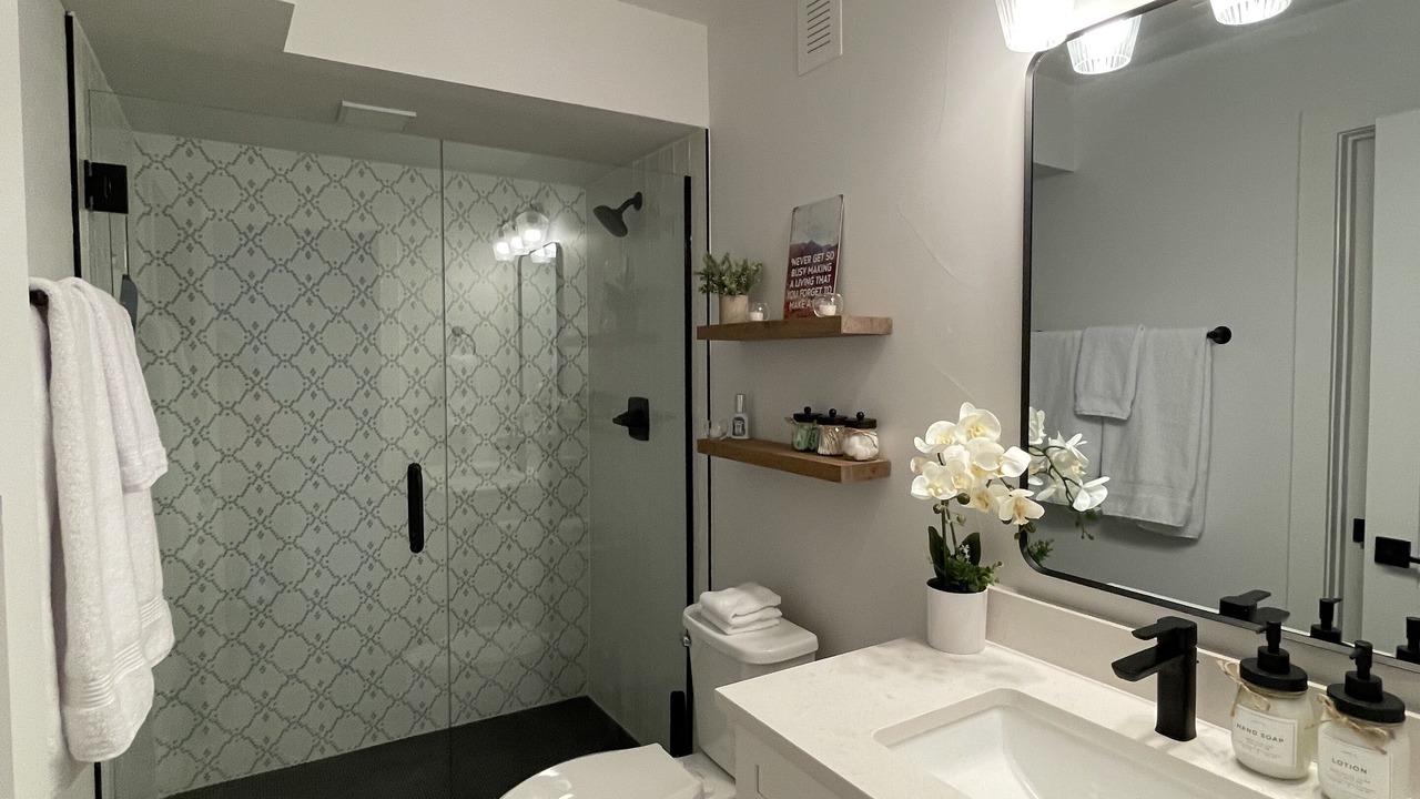 Photo of Bathroom in Jefferson Park