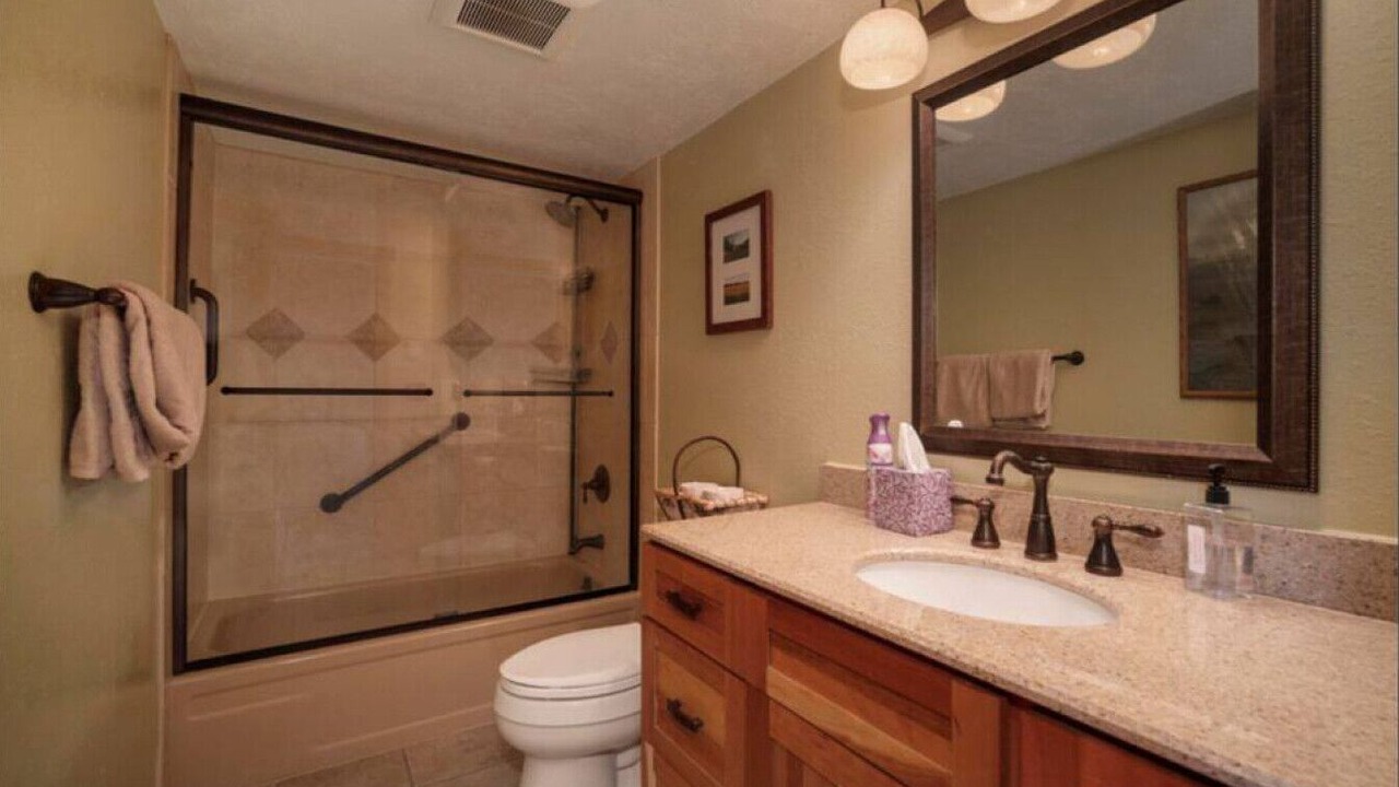 Photo of Bathroom in Fraser
