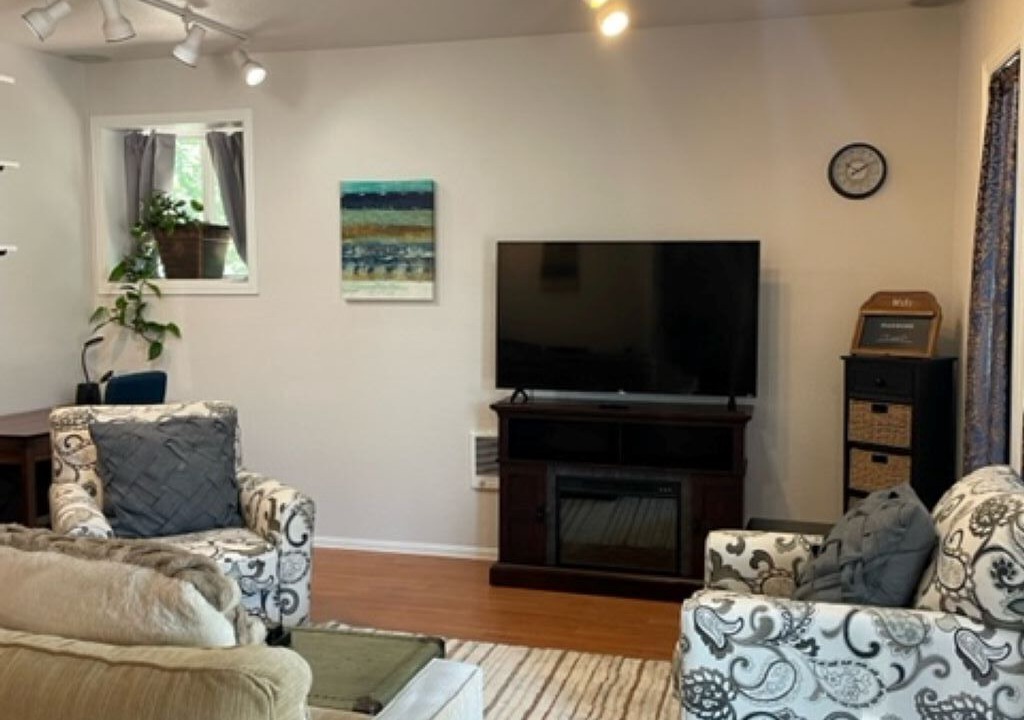 Photo of Livingroom in South College Heights