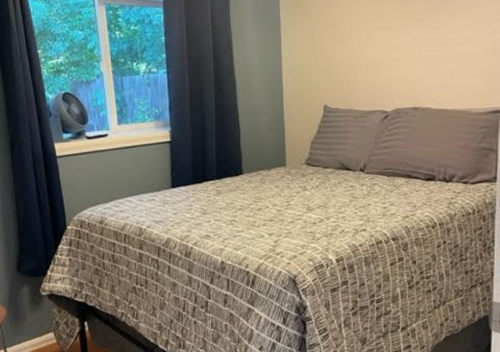 Photo of Bedroom in South College Heights