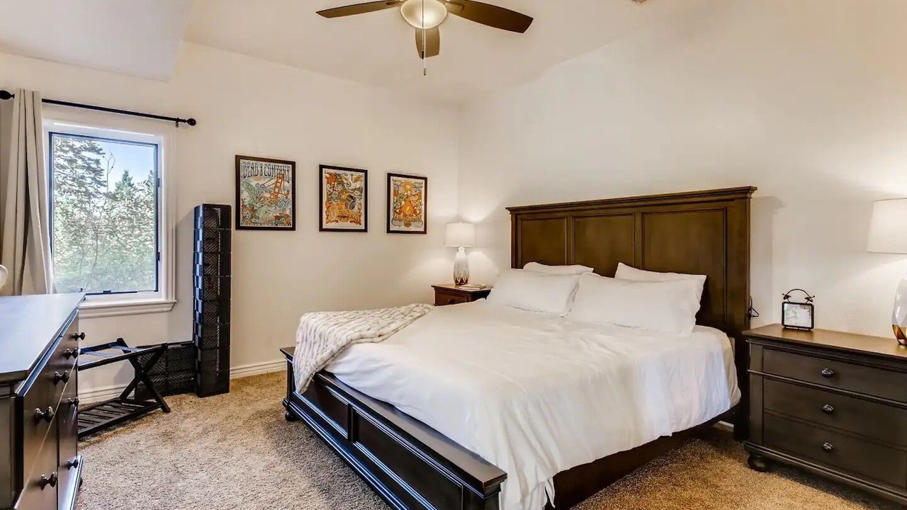 Photo of Bedroom in Pleasant Park Corridor