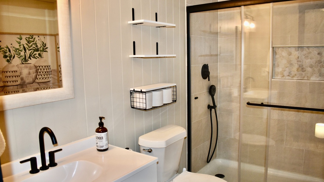 Photo of Bathroom in Fraser