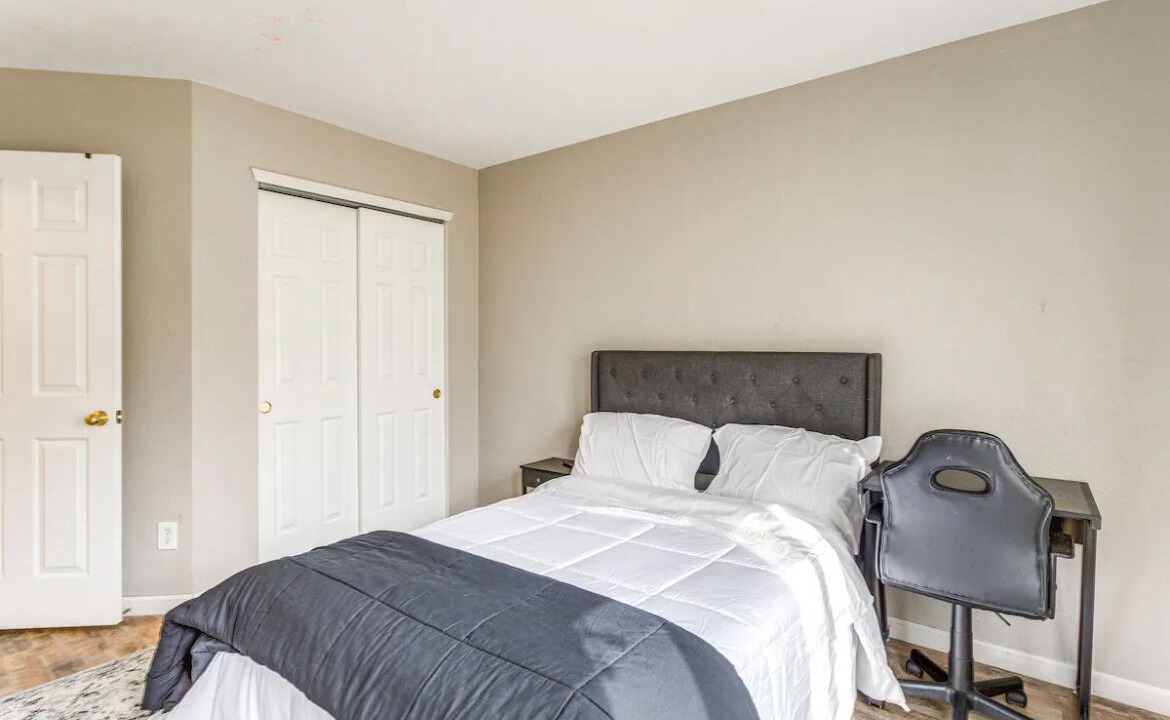 Photo of Bedroom in Aurora