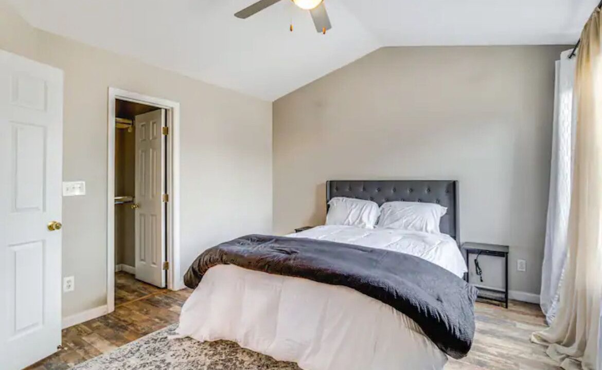 Photo of Bedroom in Aurora