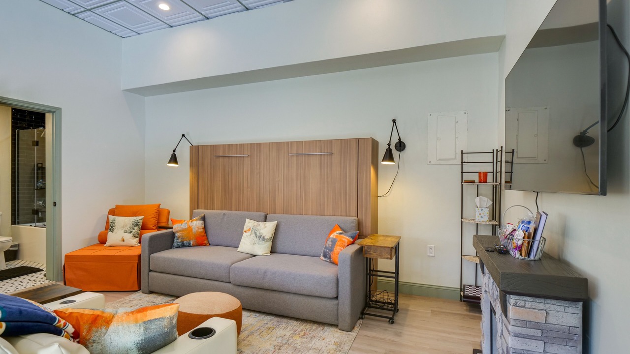 Photo of Livingroom in Lakeside Village