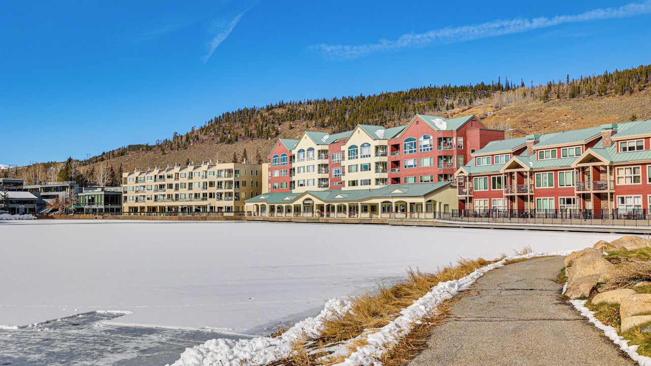 Photo of Outdoor in Lakeside Village