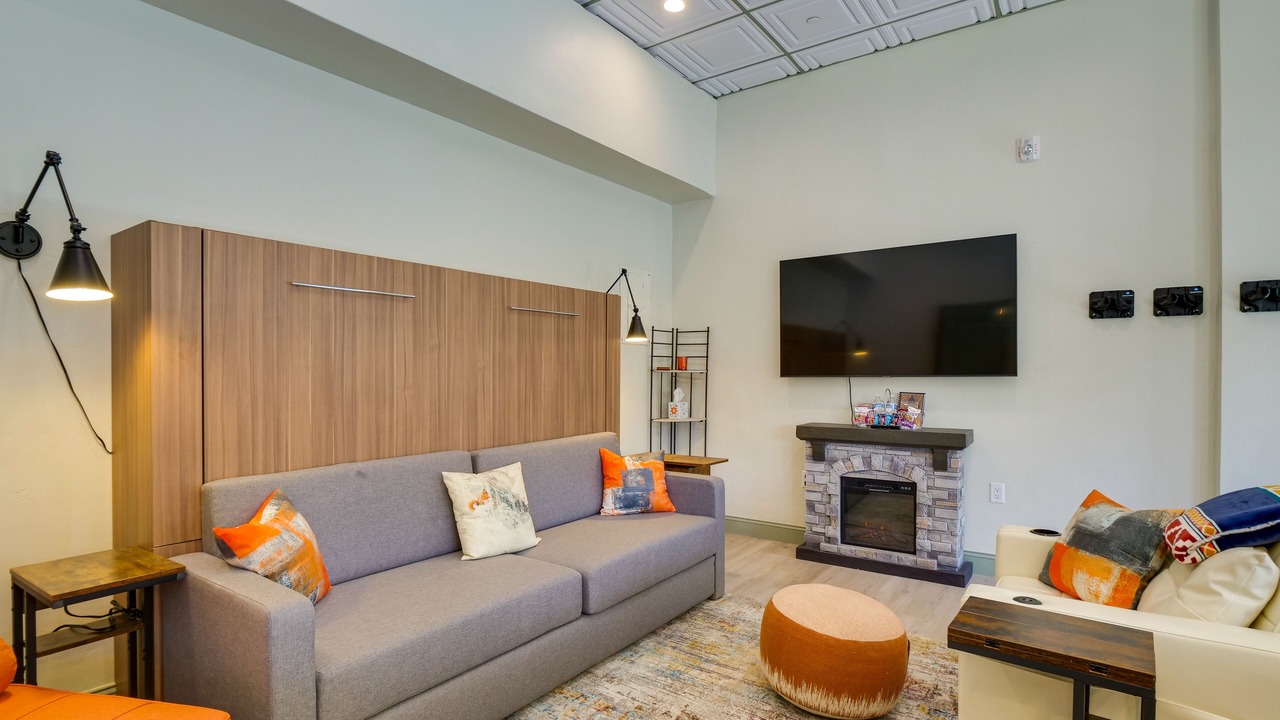 Photo of Livingroom in Lakeside Village