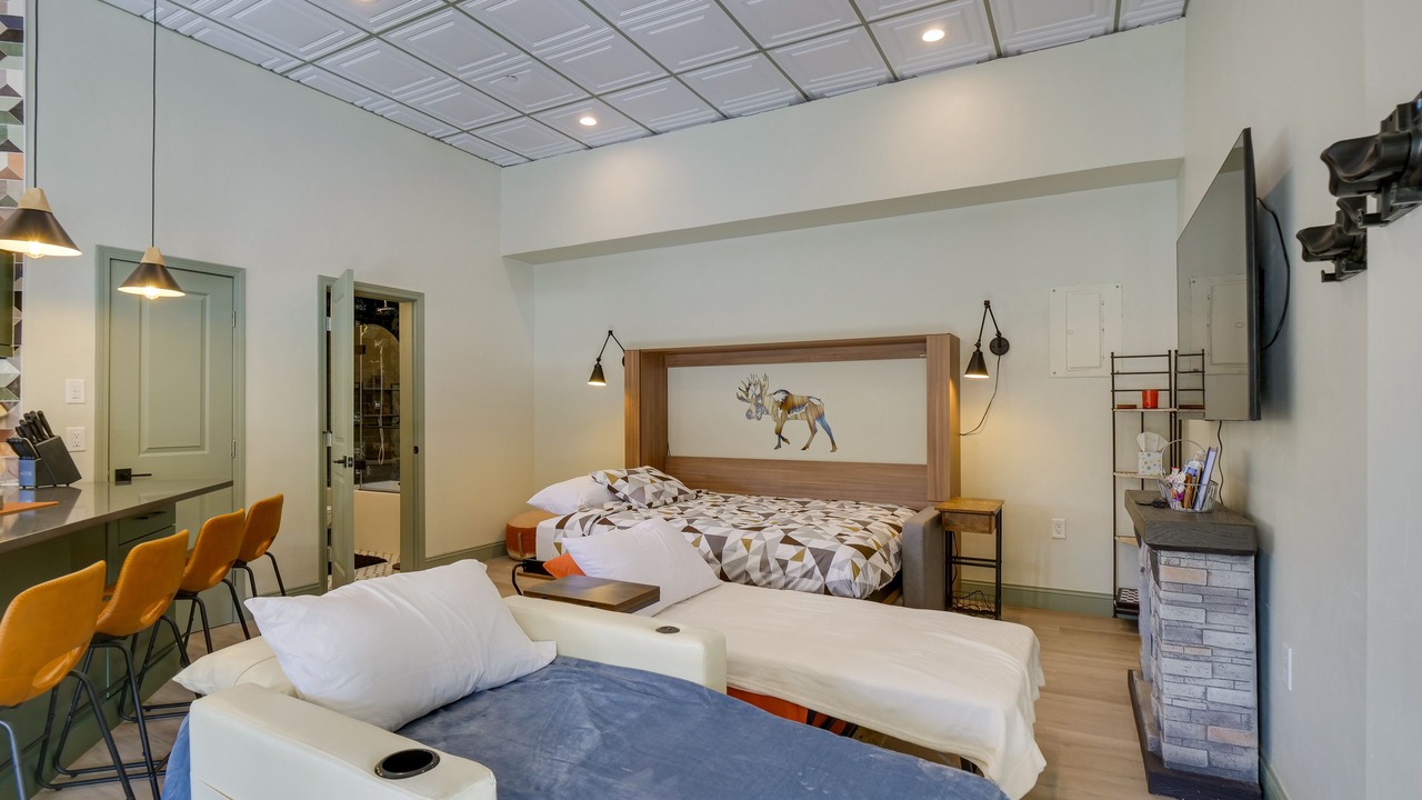 Photo of Bedroom in Lakeside Village