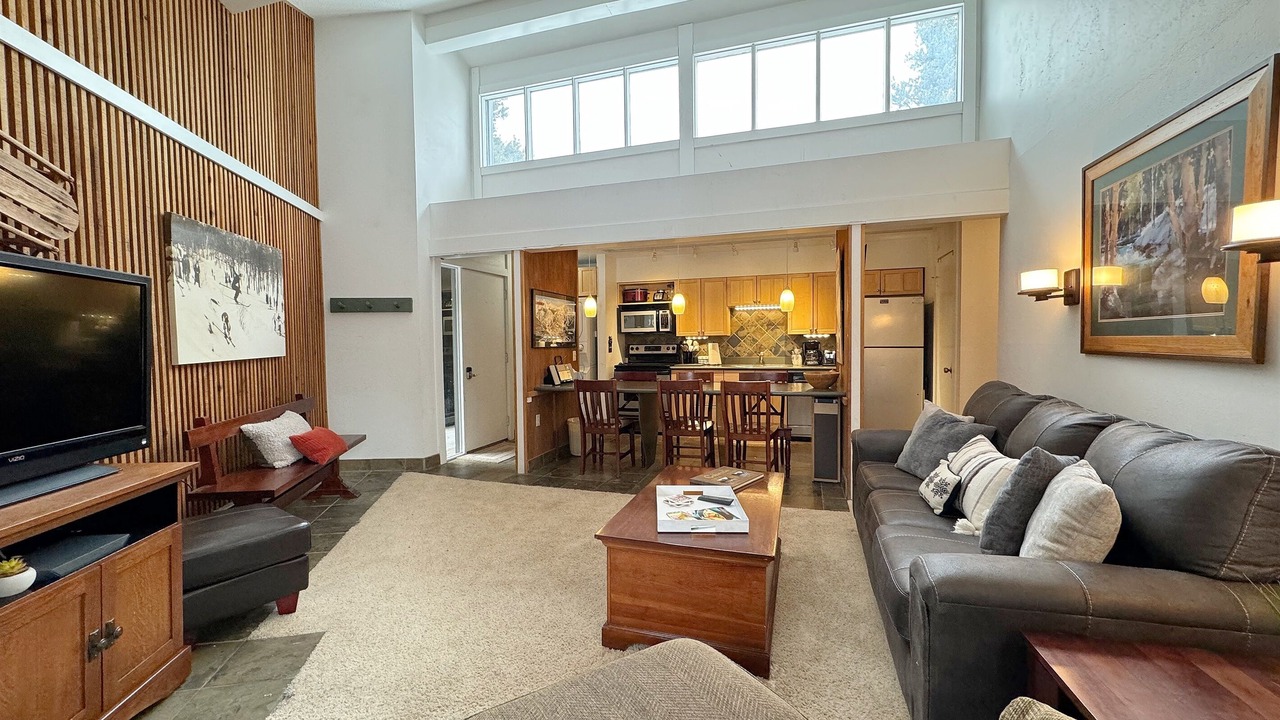 Photo of Bedroom in Peak 8