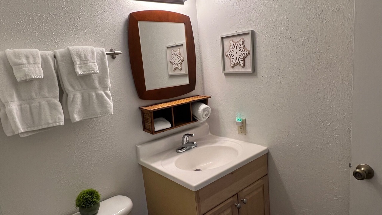 Photo of Bathroom in Peak 8
