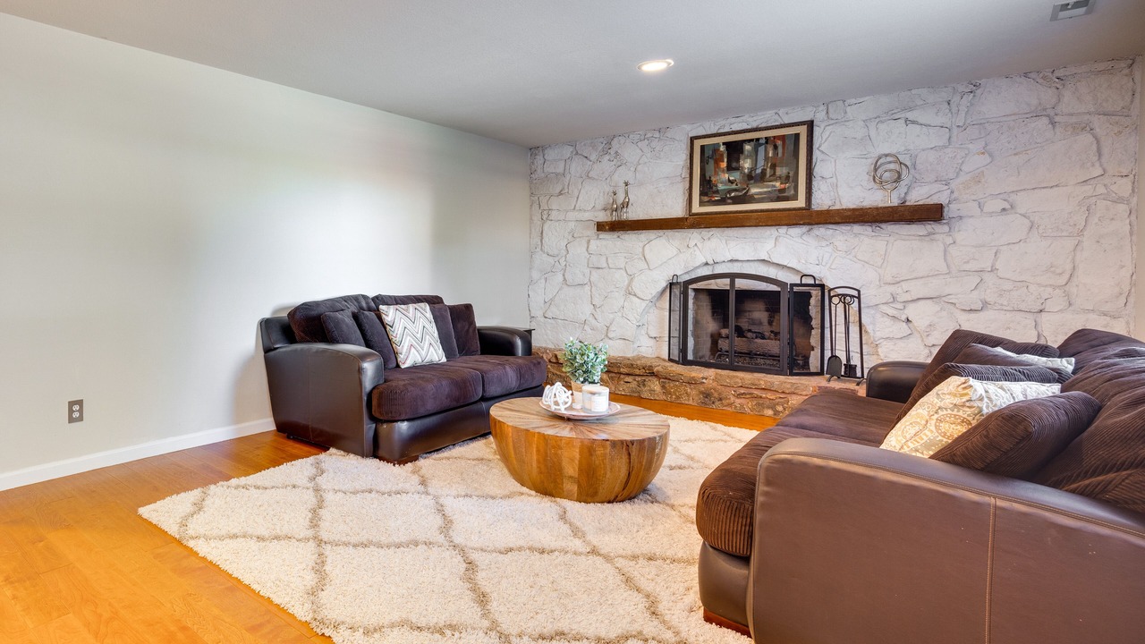 Photo of Livingroom in Gleneagle