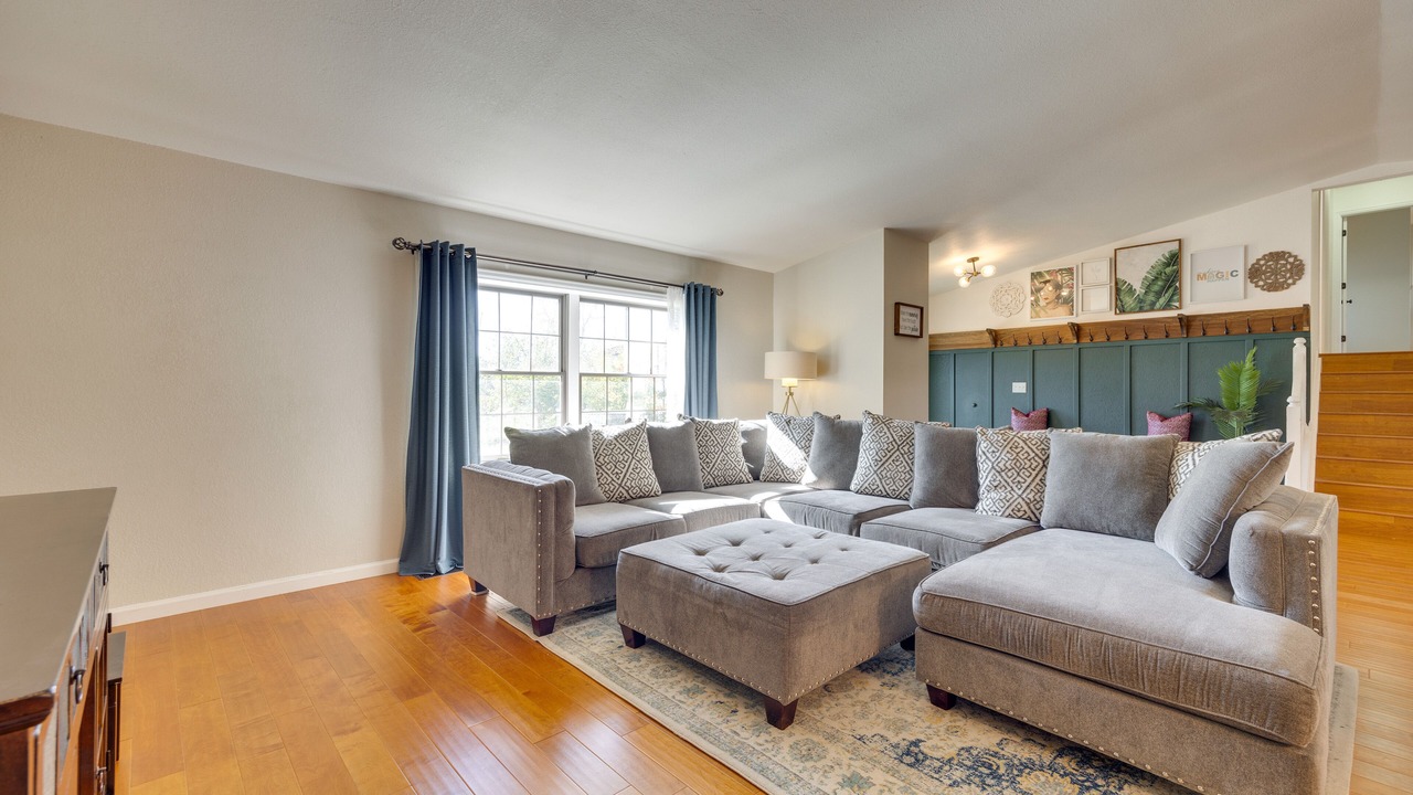 Photo of Livingroom in Gleneagle