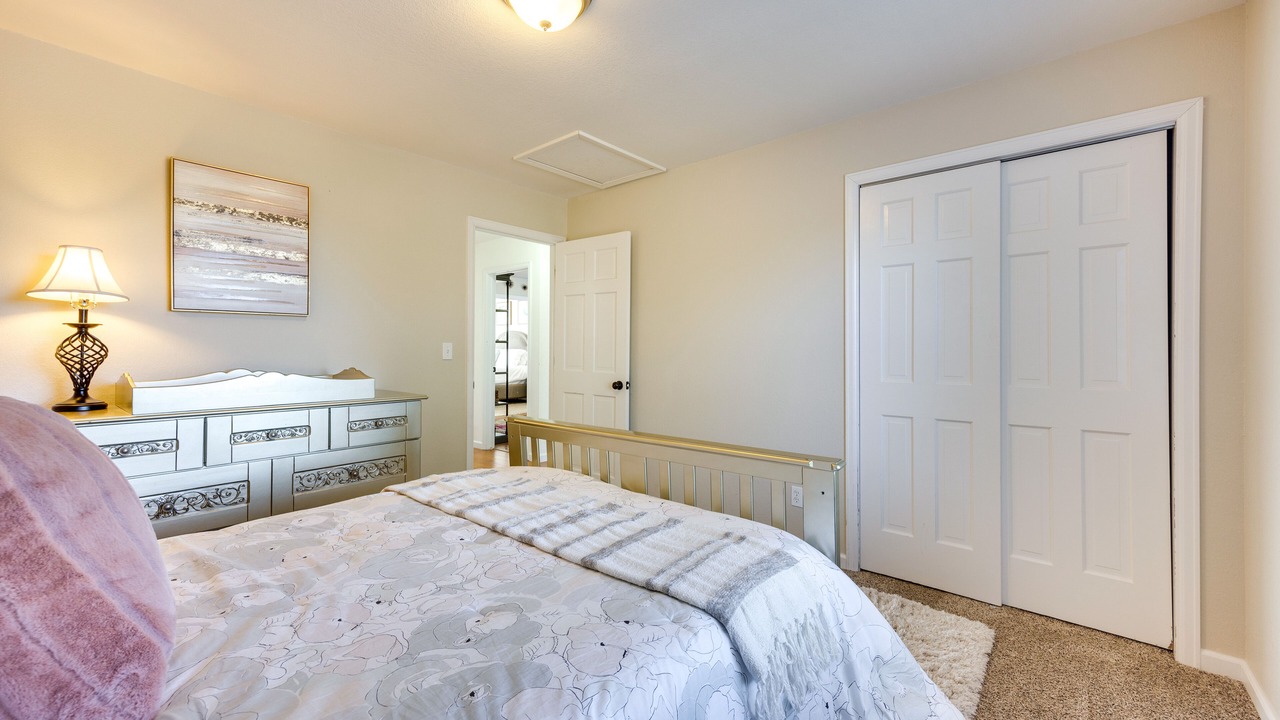 Photo of Bedroom in Gleneagle