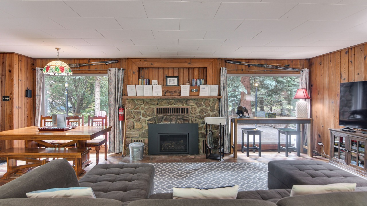 Photo of Livingroom in Idaho Springs