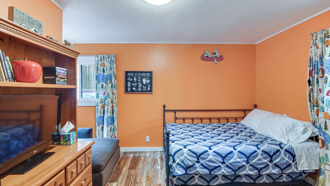 Photo of Bedroom in Idaho Springs