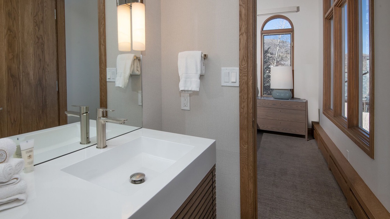 Photo of Bathroom in Highlands Townhomes