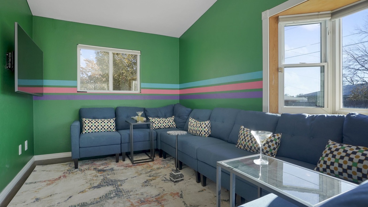 Photo of Livingroom in Dupont