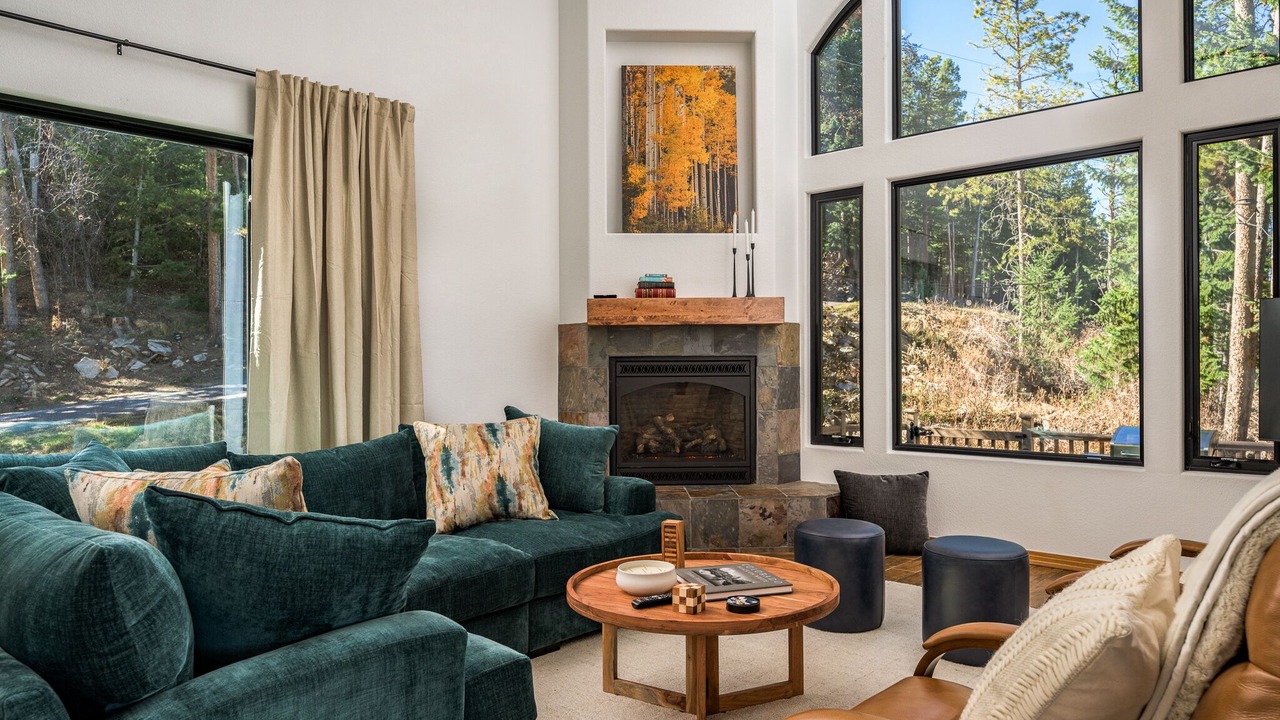 Photo of Livingroom in Evergreen