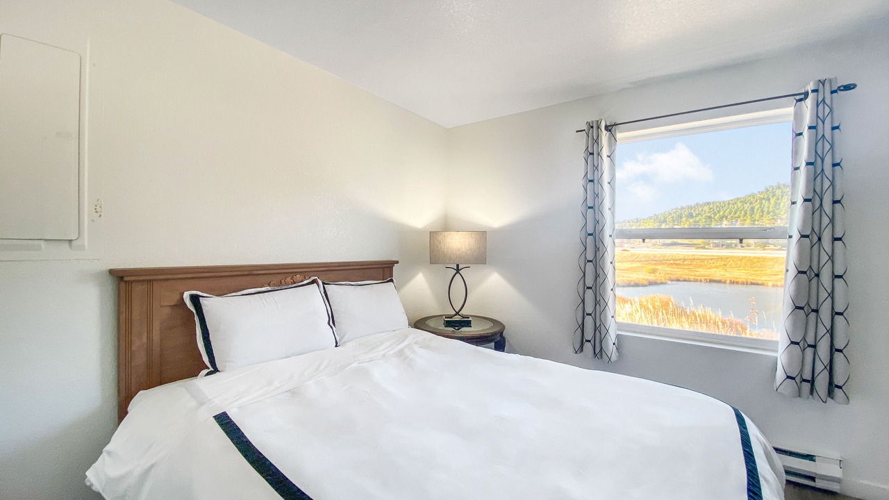 Photo of Bedroom in Aspen Park
