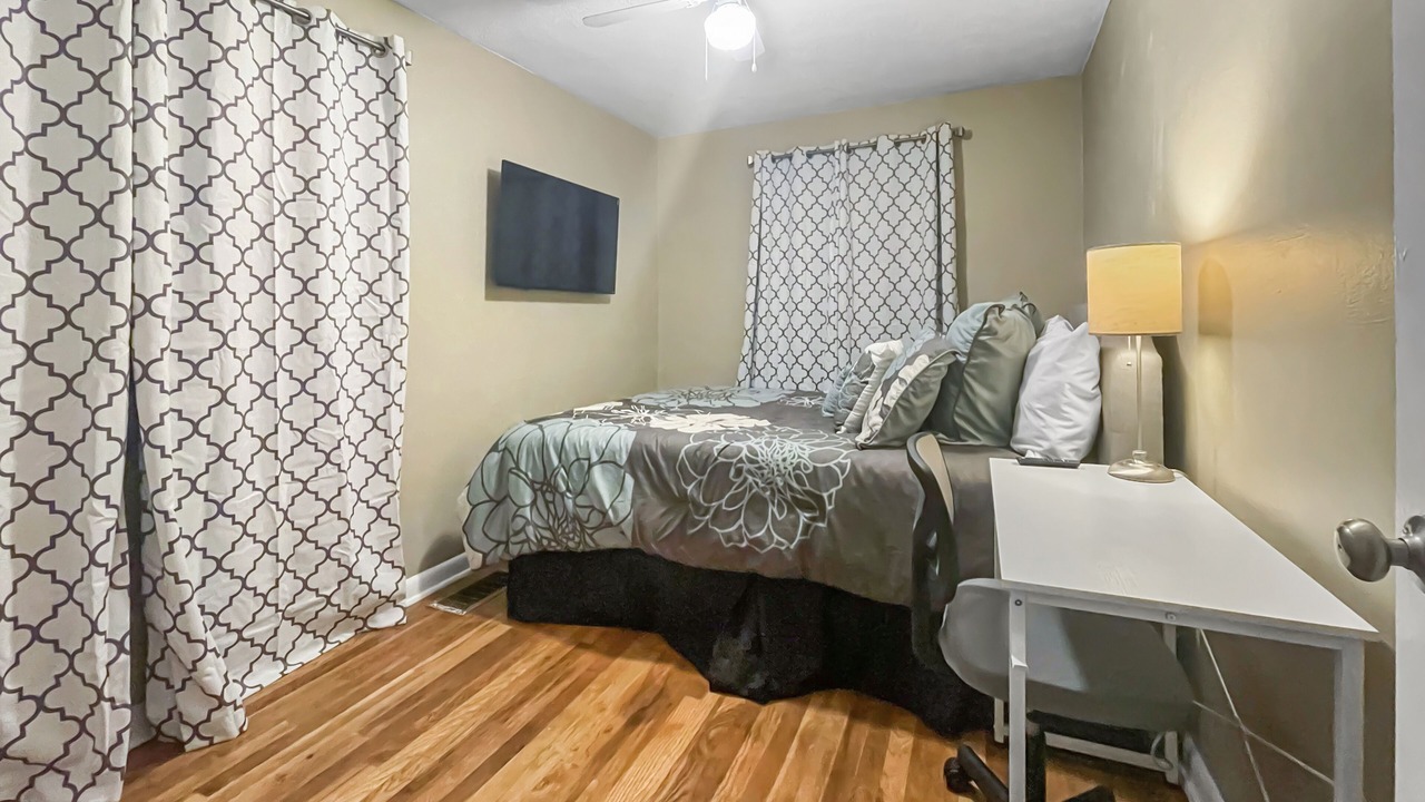 Photo of Bedroom in Englewood