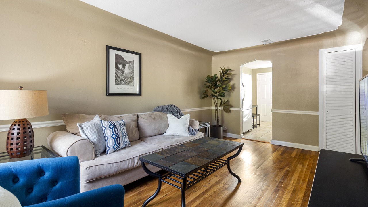 Photo of Livingroom in Englewood