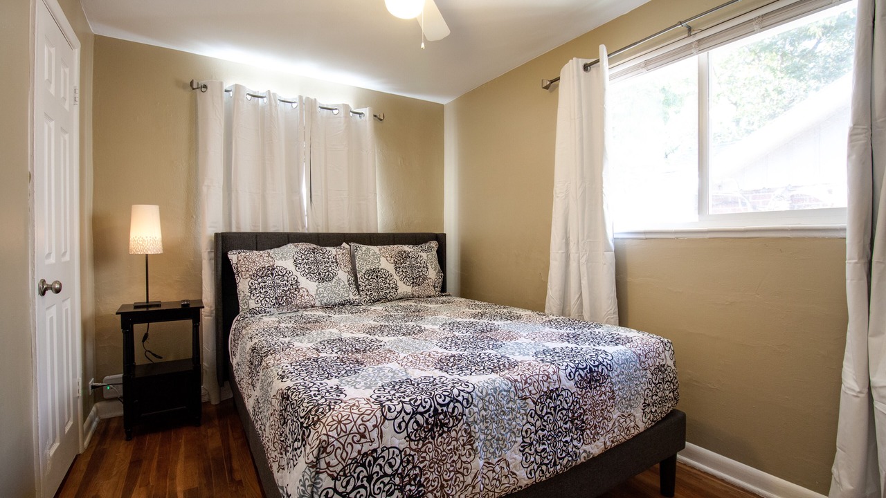 Photo of Bedroom in Englewood