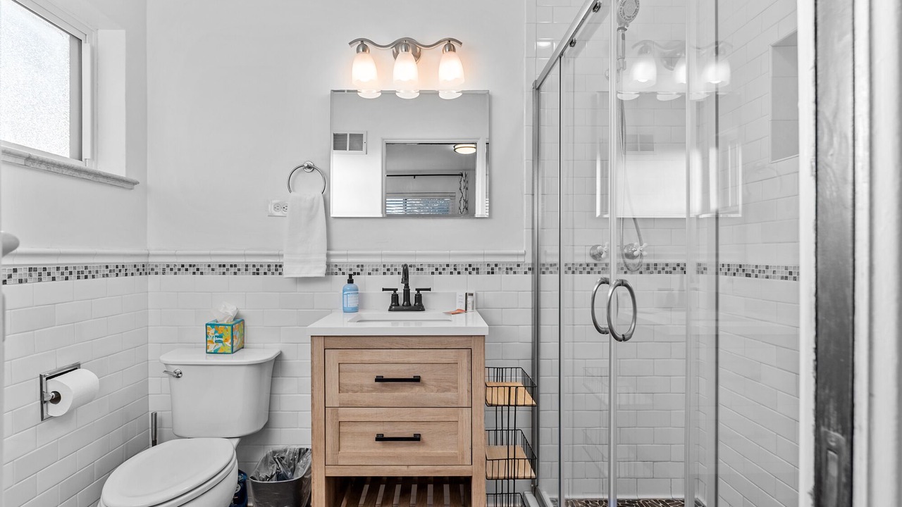 Photo of Bathroom in Mid-Lakewood