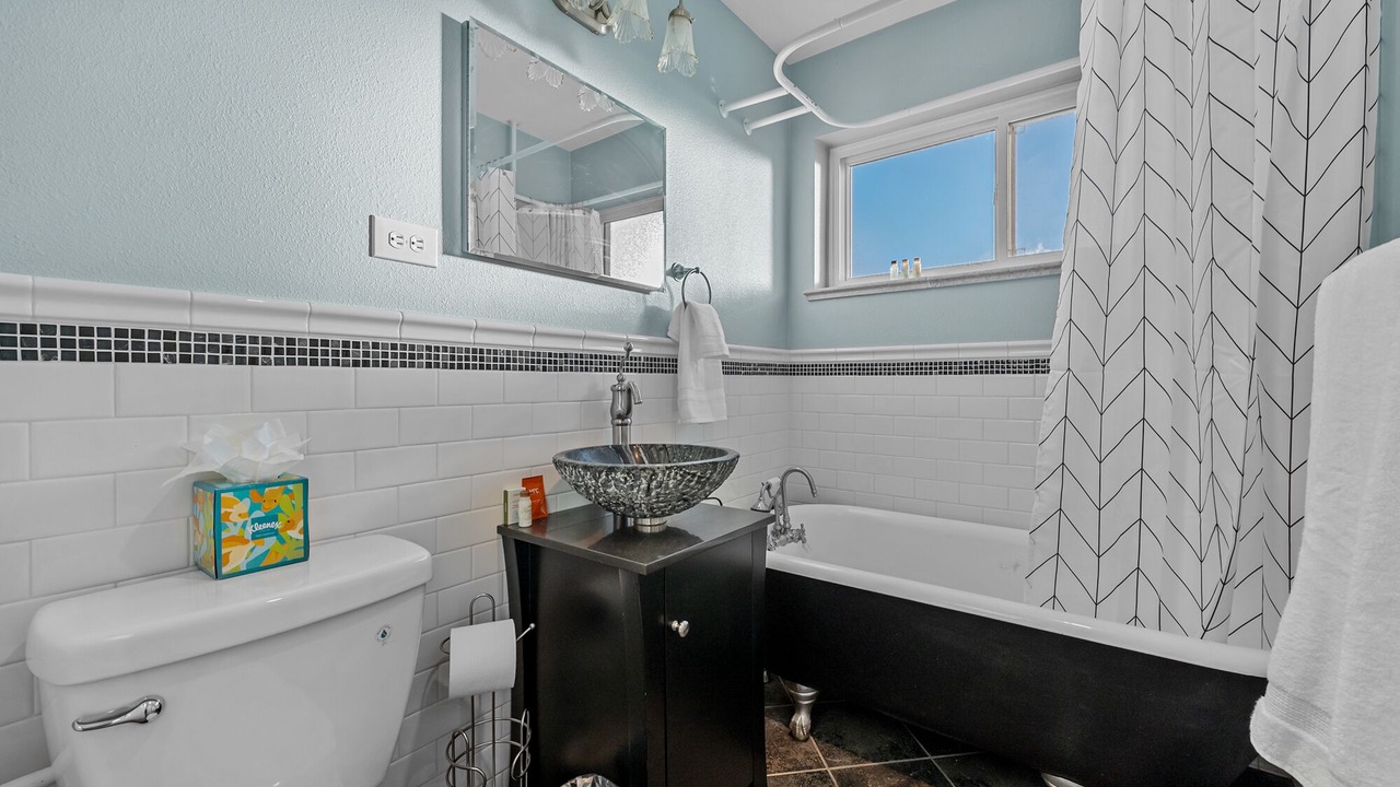 Photo of Bathroom in Mid-Lakewood