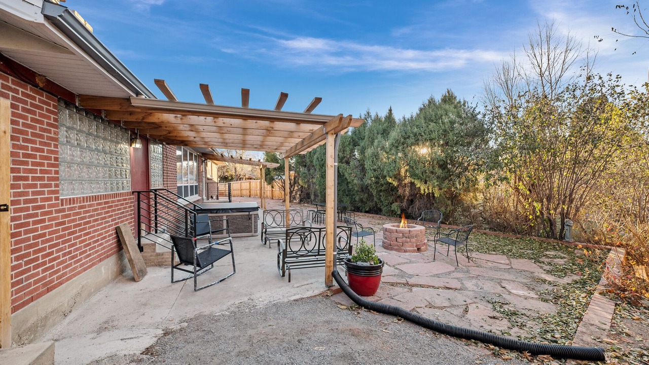 Photo of Outdoor in Mid-Lakewood
