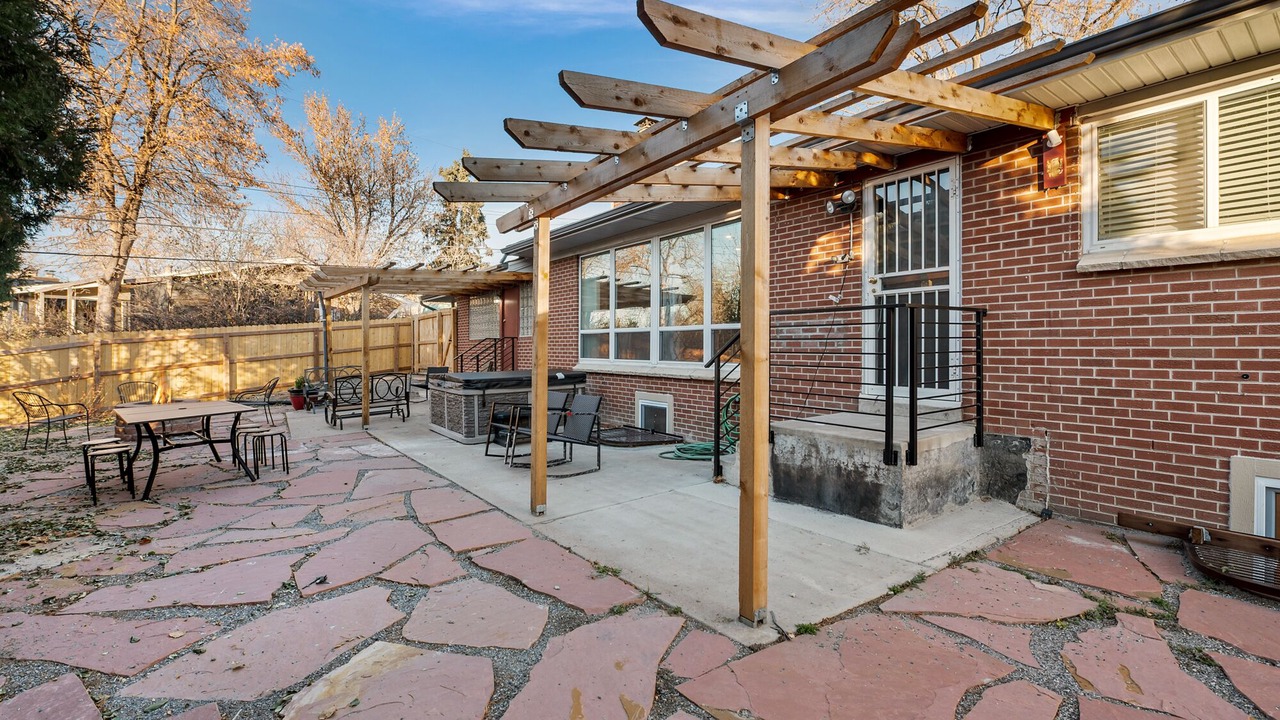 Photo of Outdoor in Mid-Lakewood