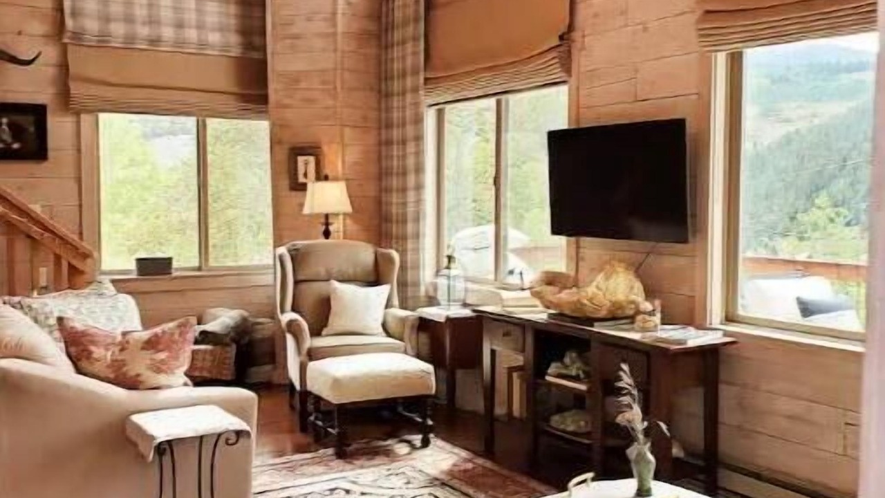 Photo of Livingroom in Silverthorne