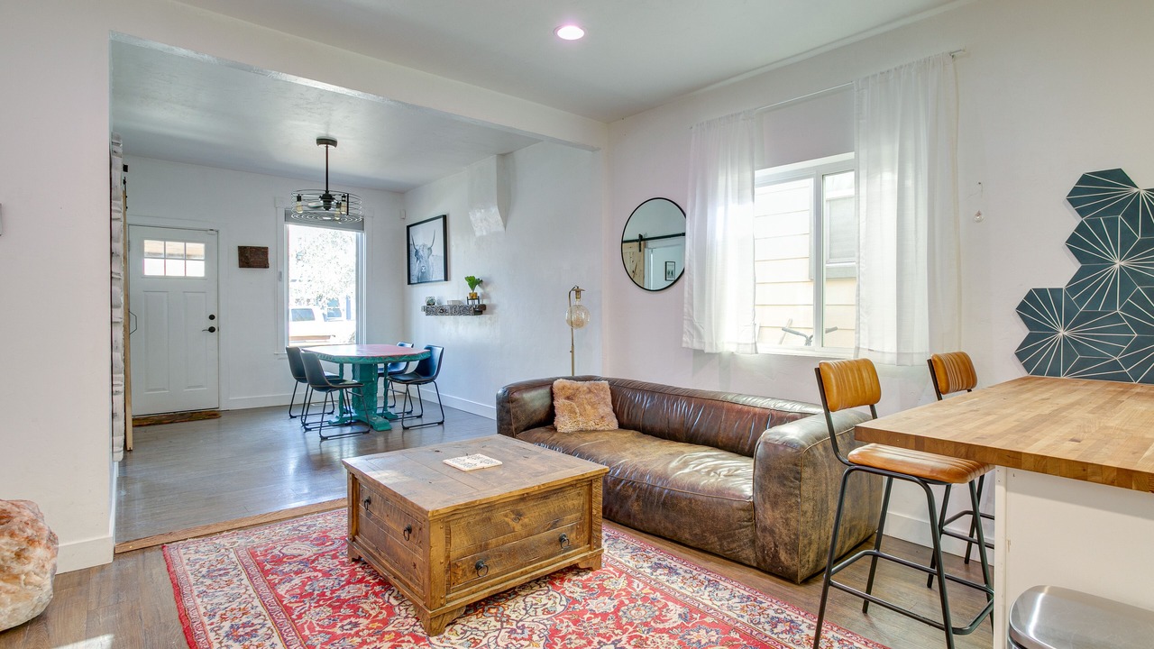 Photo of Livingroom in Cole