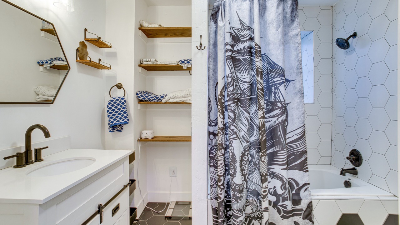 Photo of Bathroom in Cole