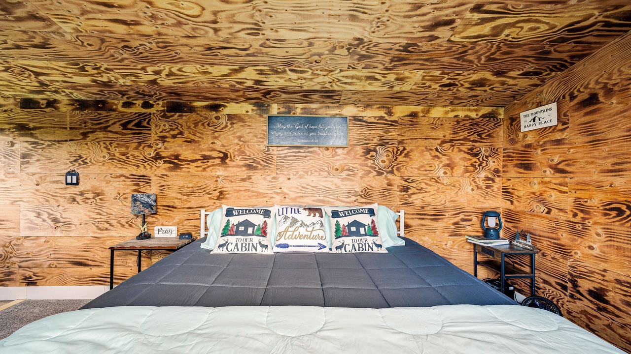 Photo of Bedroom in Divide