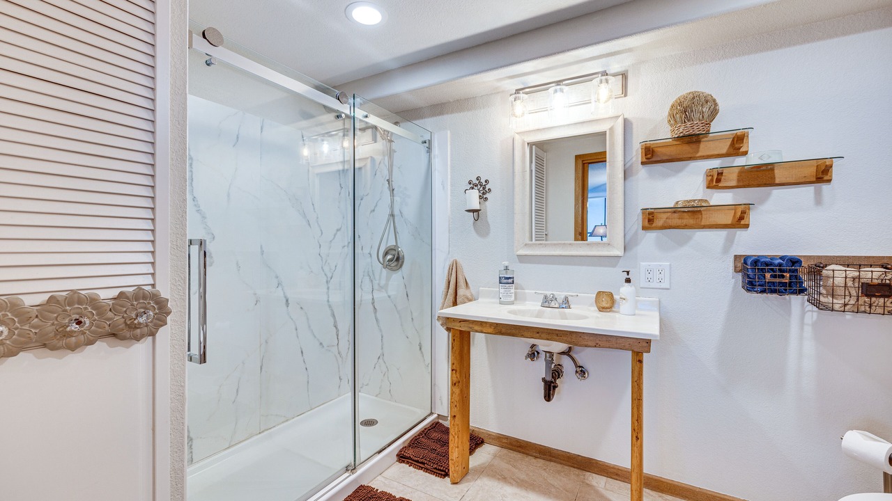 Photo of Bathroom in Larkspur