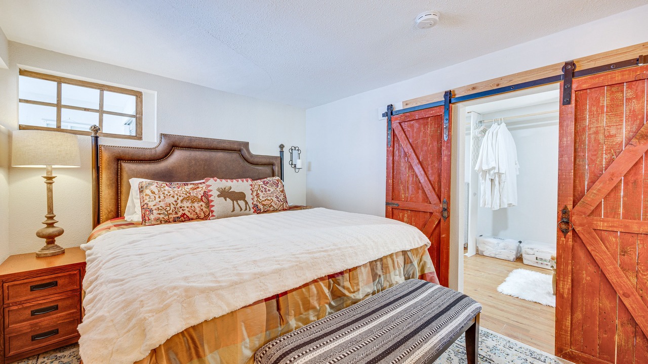 Photo of Bedroom in Larkspur