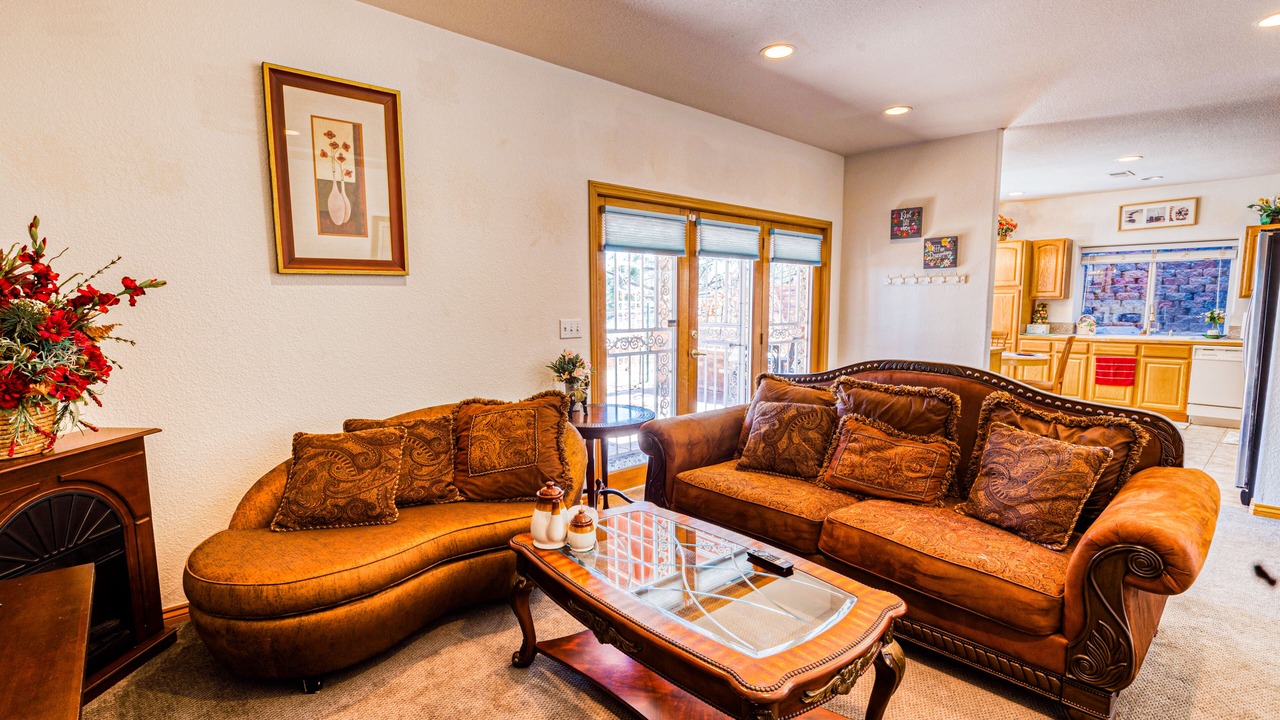 Photo of Livingroom in Thornton