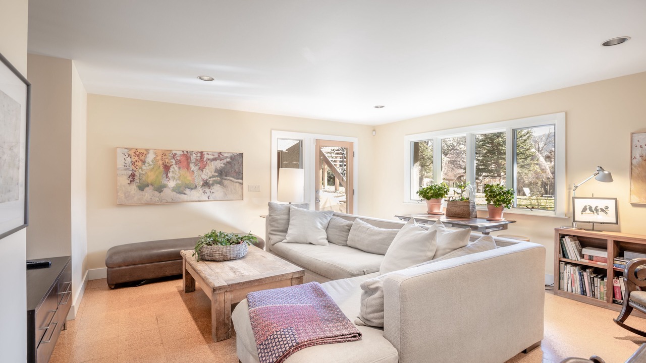 Photo of Livingroom in Basalt