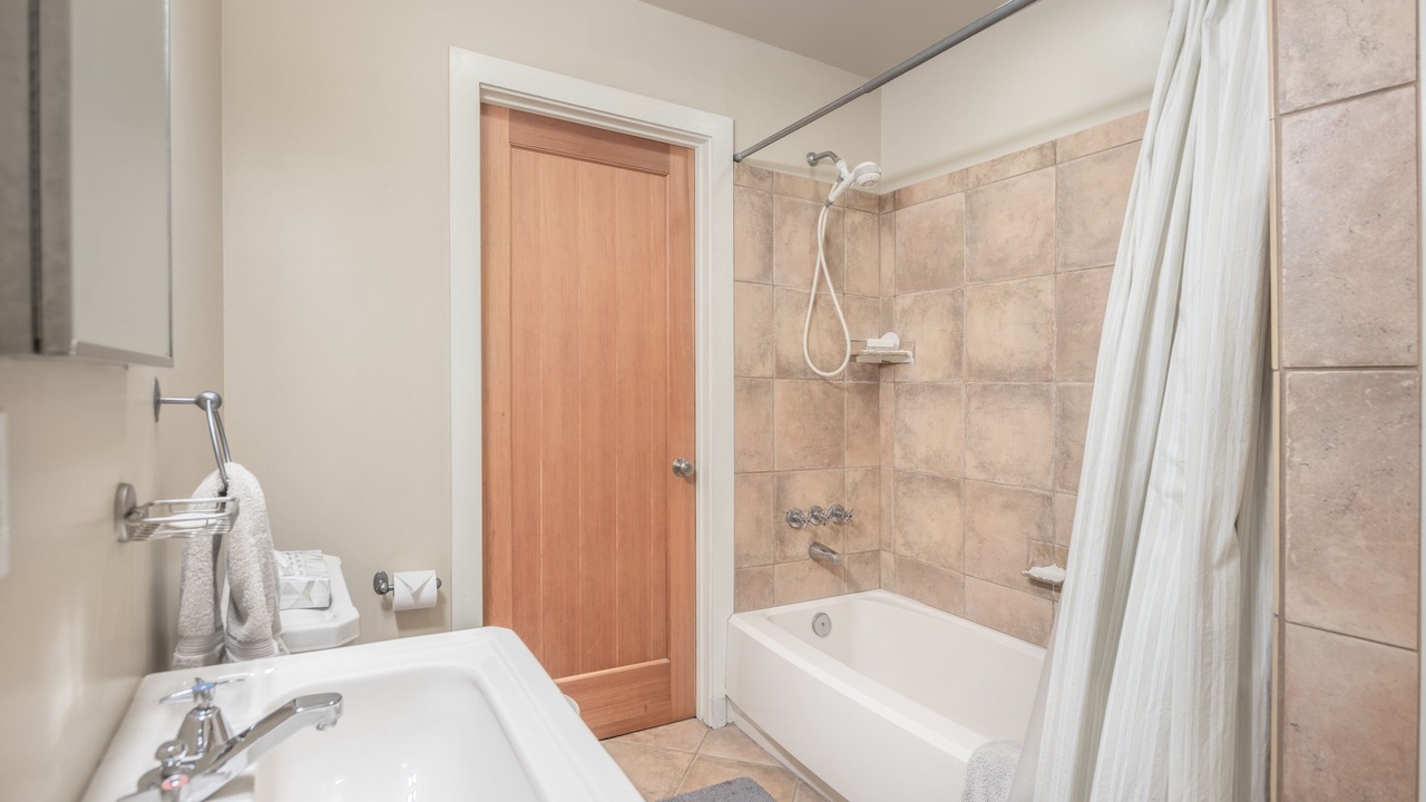 Photo of Bathroom in Basalt