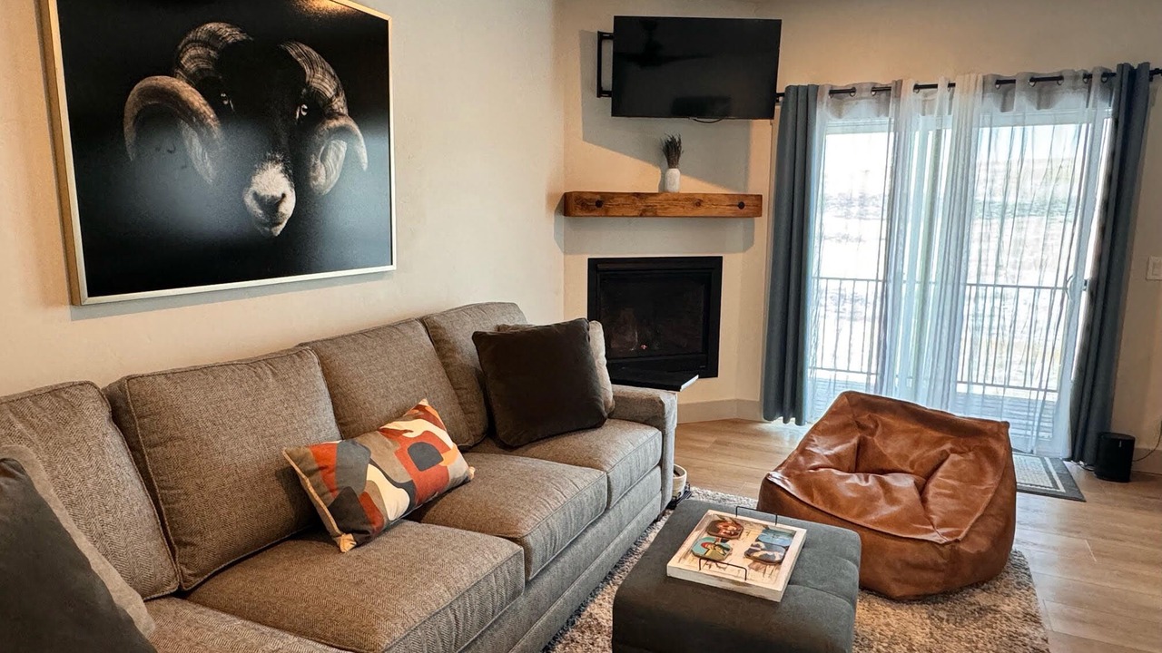 Photo of Livingroom in Grand Elk Ranch