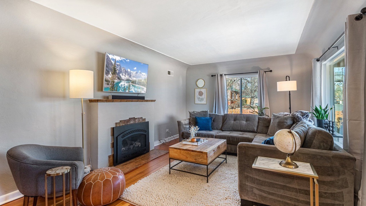 Photo of Livingroom in Sloan Lake