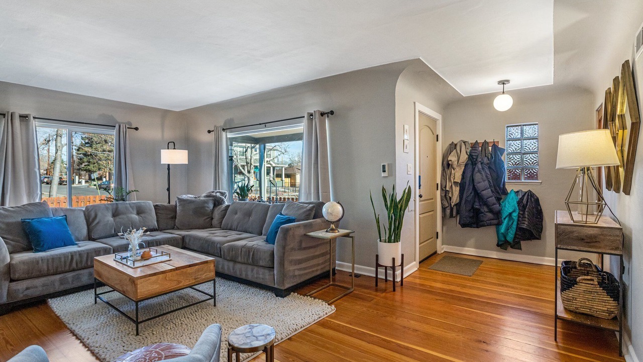 Photo of Livingroom in Sloan Lake