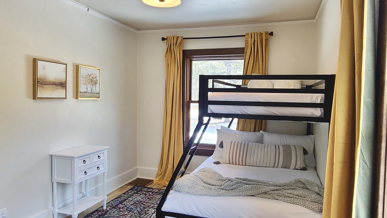 Photo of Bedroom in Elbert