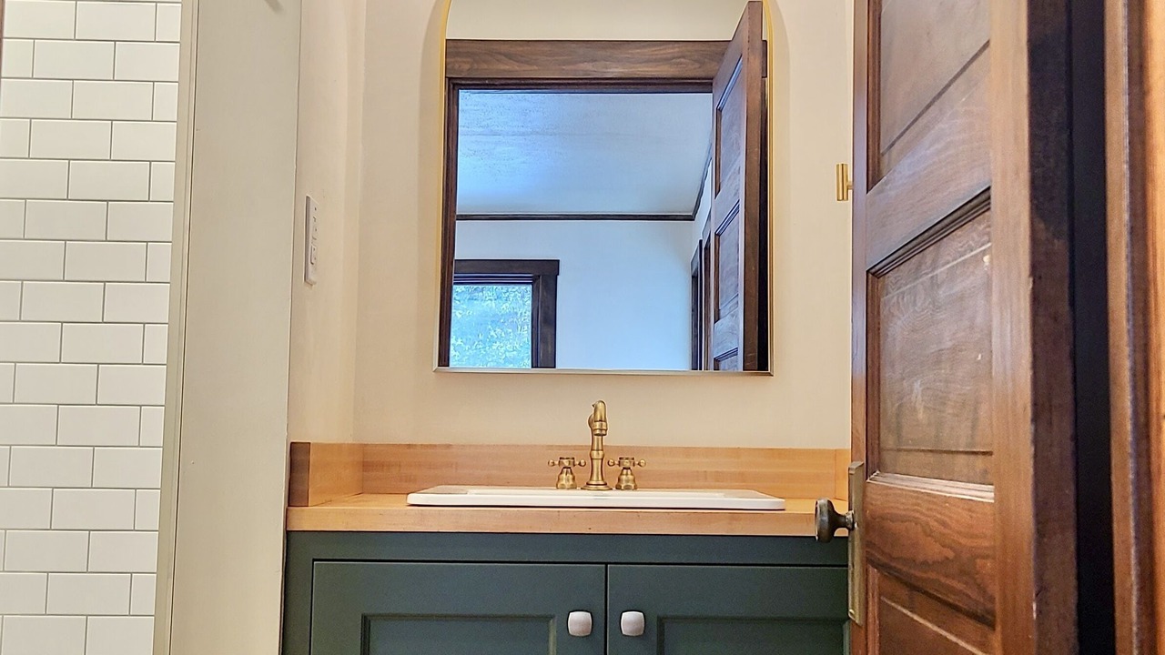 Photo of Bathroom in Elbert