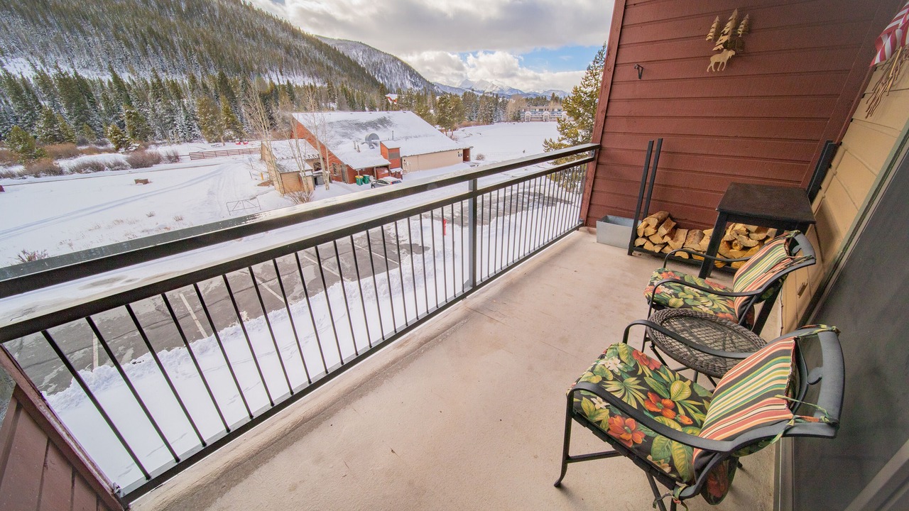Photo of Patio Balcony in Lakeside Village