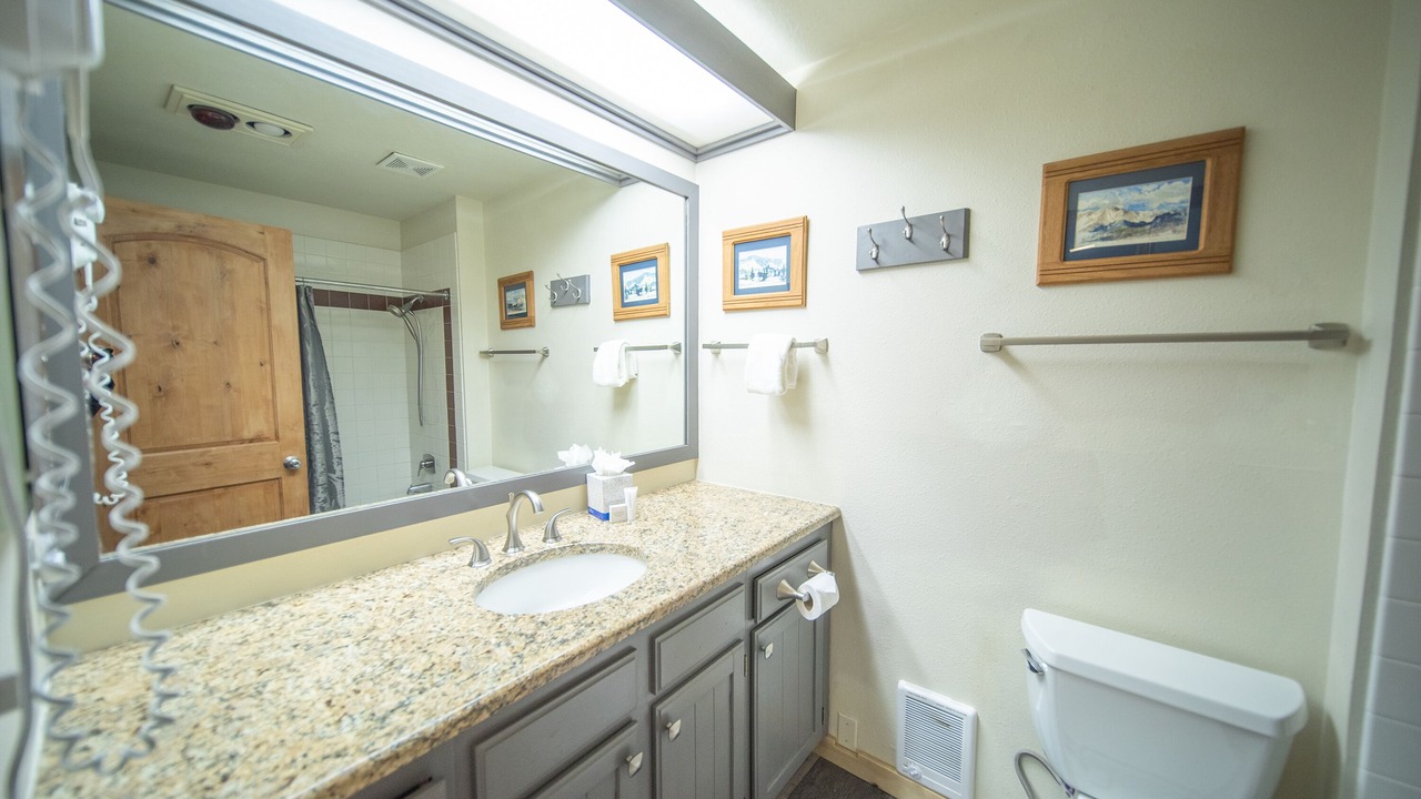 Photo of Bathroom in Lakeside Village
