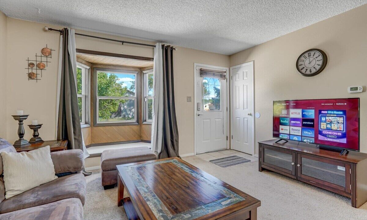Photo of Livingroom in Southeast Colorado Springs