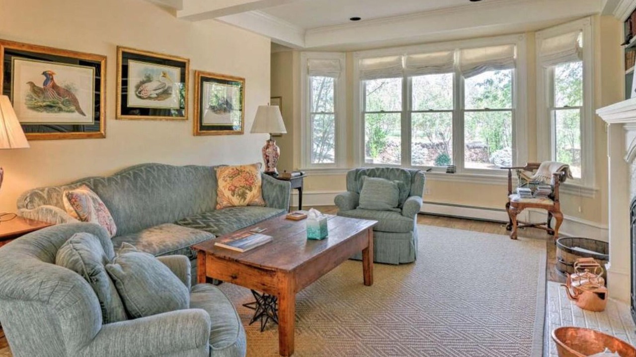 Photo of Livingroom in Broadmoor